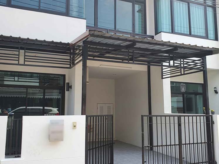 Townhouse for rent in Sukhumvit